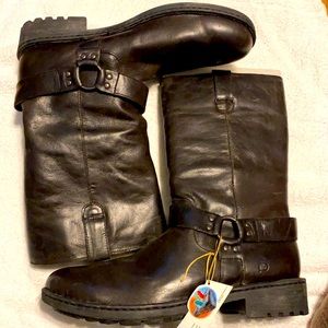 Born size 13 never worn boots